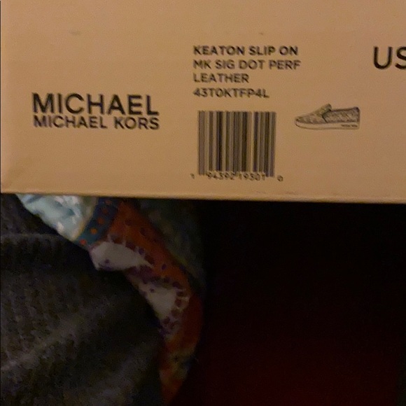 Pair of Michael Kors size 10 slip on shoes - Picture 6 of 7